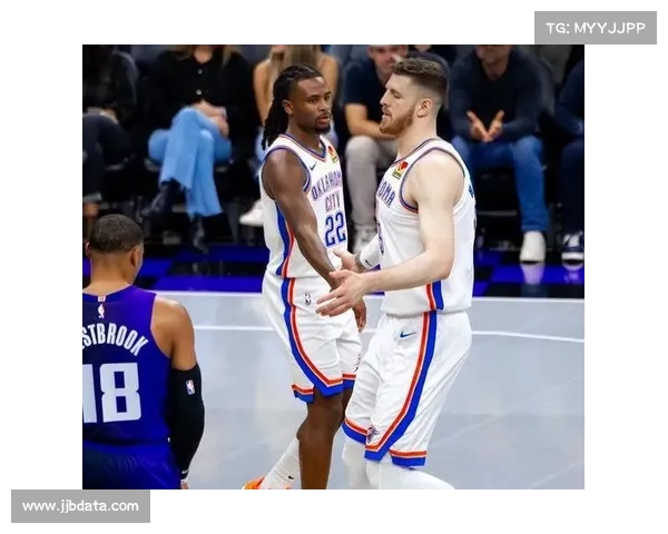 雷霆轻取开拓者,霍姆格伦内线统治力尽显