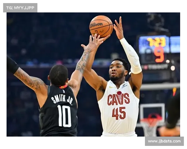 骑士末节崩盘痛失好局,米切尔空砍34分